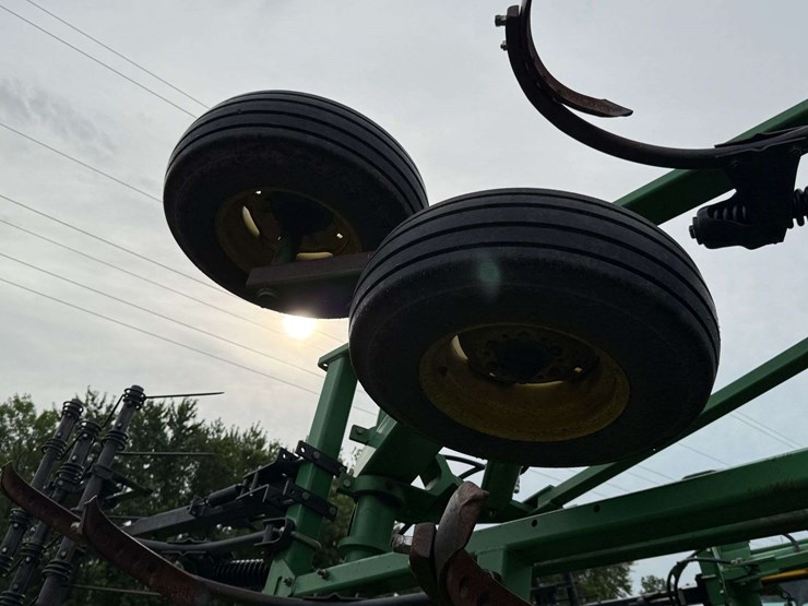 john-deere-680-image-26