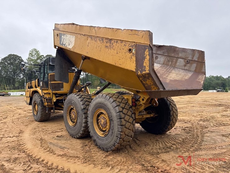 caterpillar-730-image-3