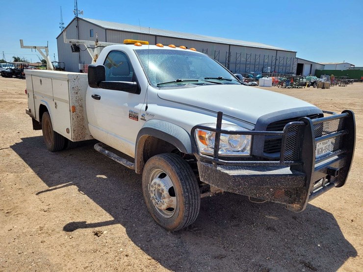 2009-dodge-ram-4500-image-2