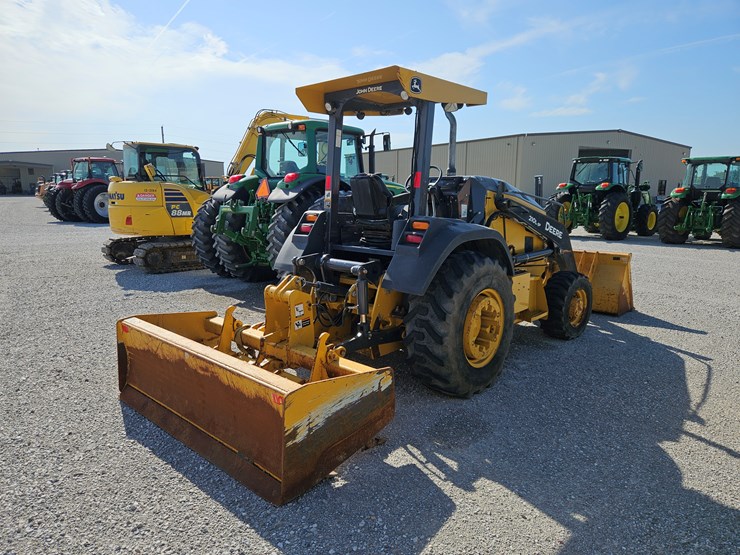 2018-deere-210l-image-18
