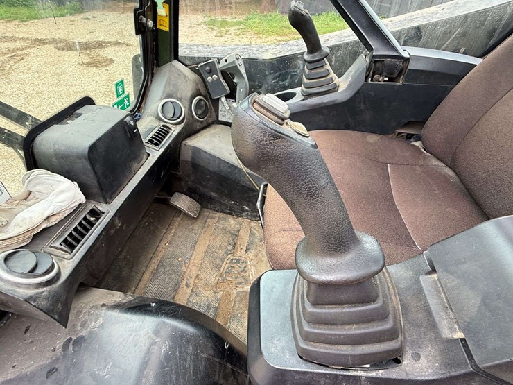 jcb-260-image-23