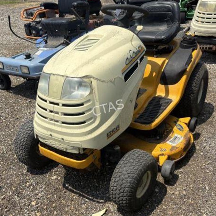 CUB CADET LT1018