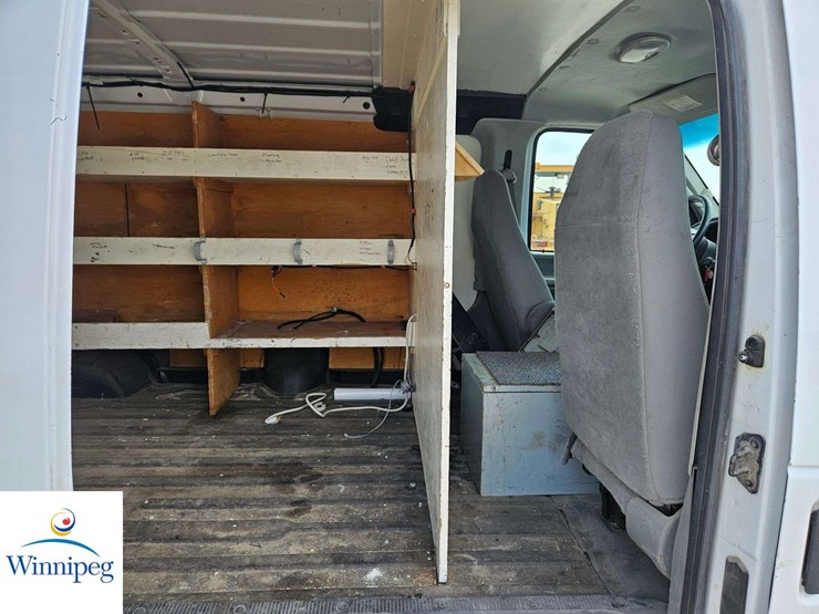 2008-ford-cargo-image-19