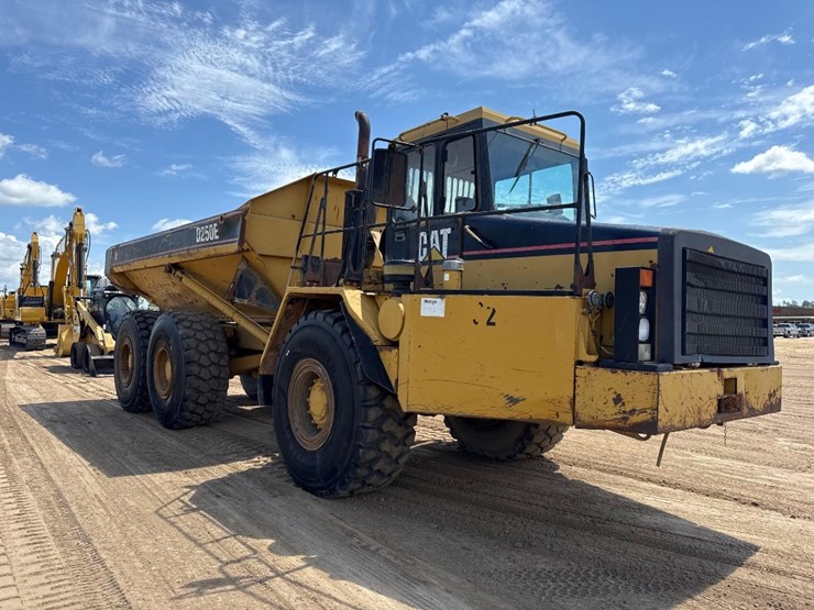 1998-caterpillar-d250e-image-4