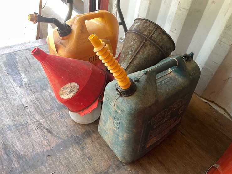 #10800-•-gas-cans-image-2