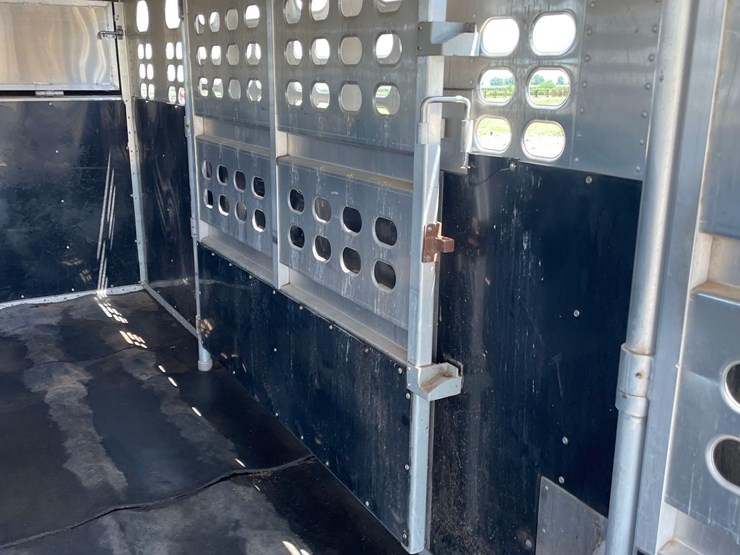 2014-wilson-livestock-trailer-image-27