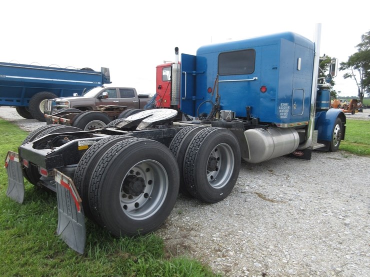 1994-peterbilt-379-image-2