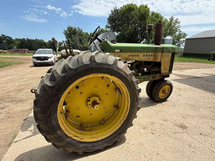 1959-john-deere-730-image-7