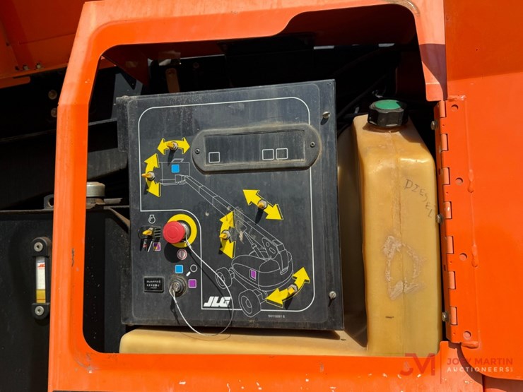 2015-jlg-600s-image-17