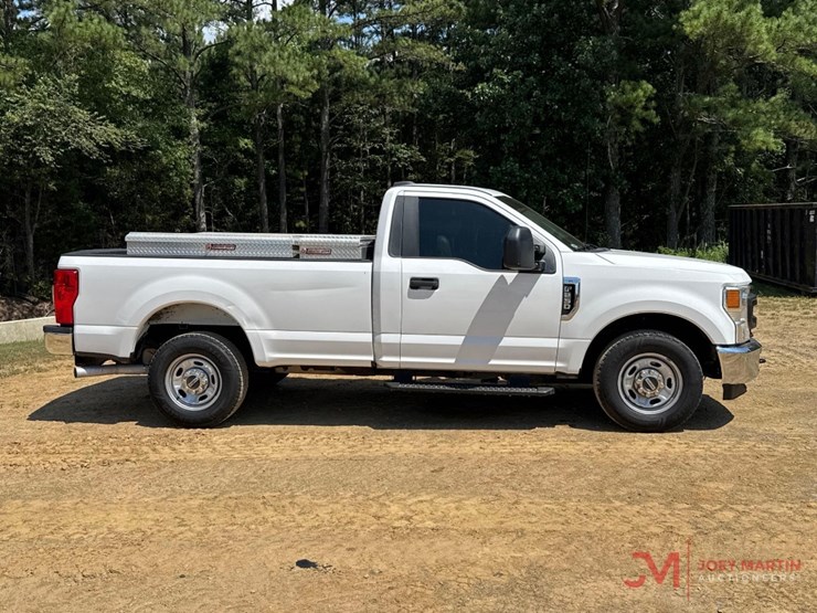 2021-ford-f250-xl-image-2