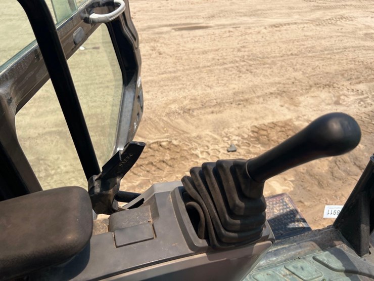 2013-caterpillar-320el-image-39