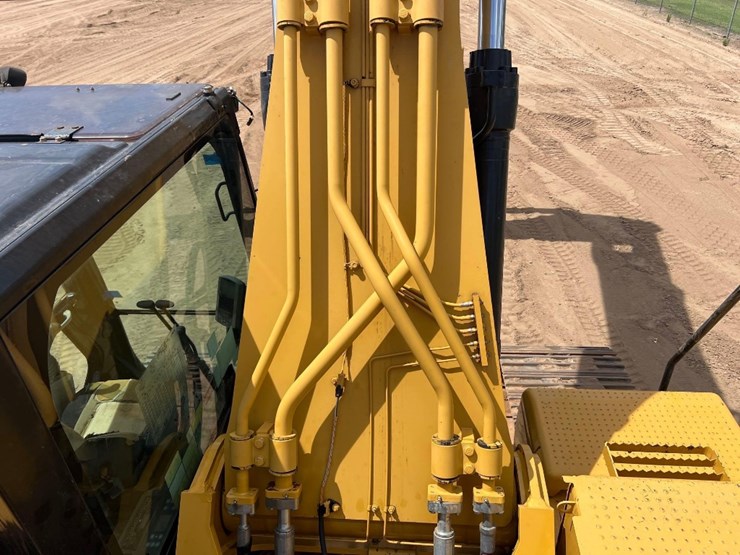 2016-caterpillar-336fl-image-33
