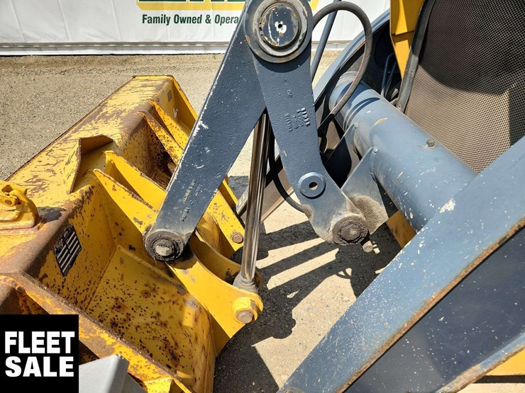 2014-deere-310sk-image-33