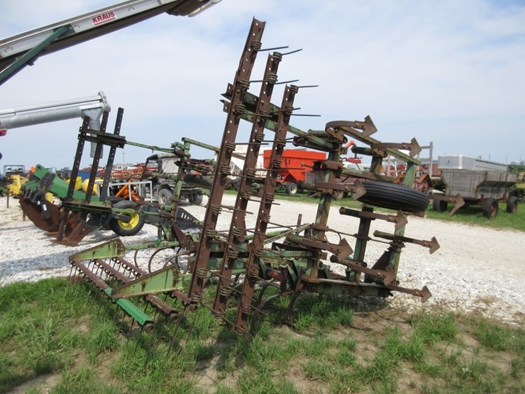 john-deere-1100-image-4