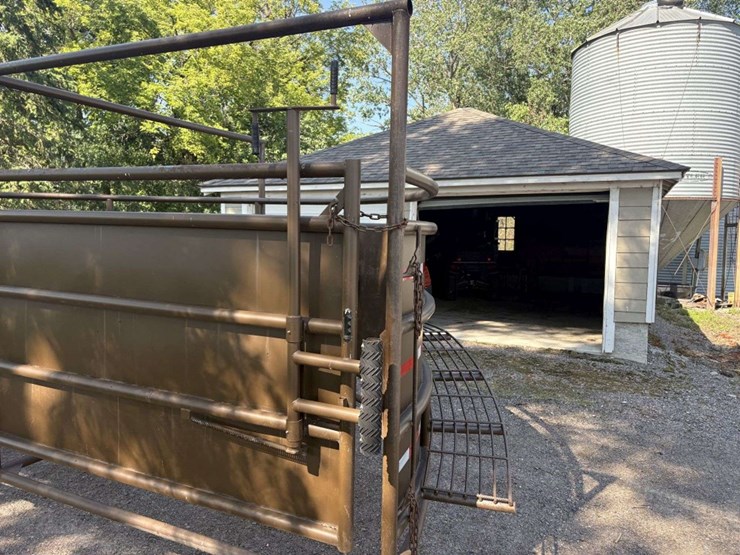 bz-welding-portable-cattle-tub/alley,-adjustable-width-alley,-slide-gates-on-both-ends-of-alley,-tub-image-18