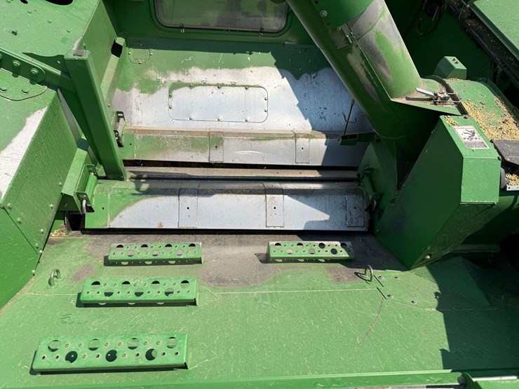2007-john-deere-9770-sts-image-60
