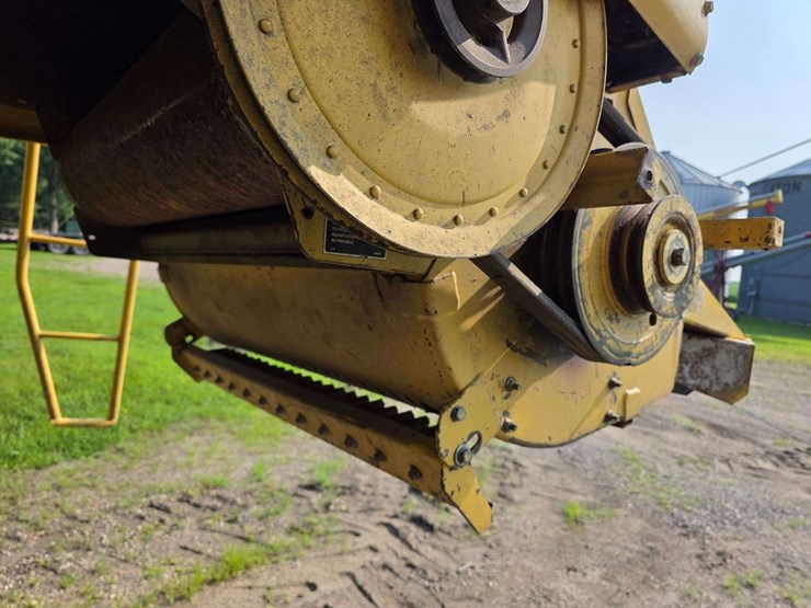 new-holland-tr87-image-15