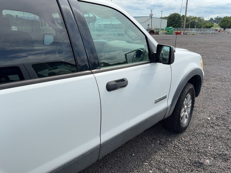 2006-ford-explorer-image-6