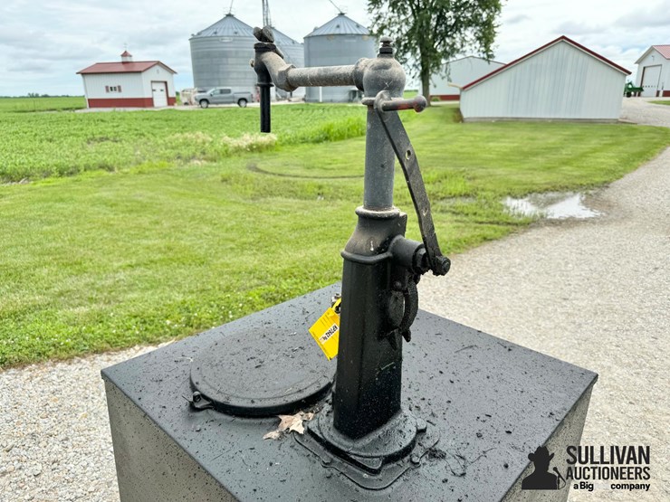 steel-bulk-oil-tank-w/-pump-image-9