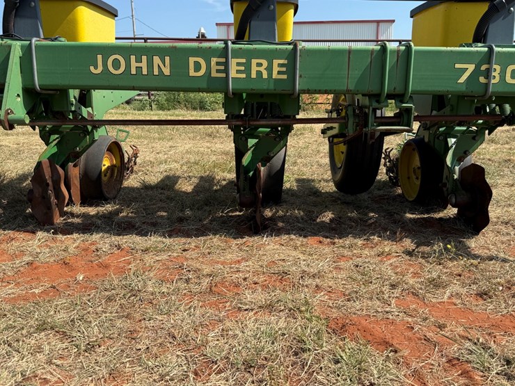 john-deere-7300-image-20