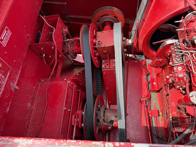 1990-case-ih-1680-image-27