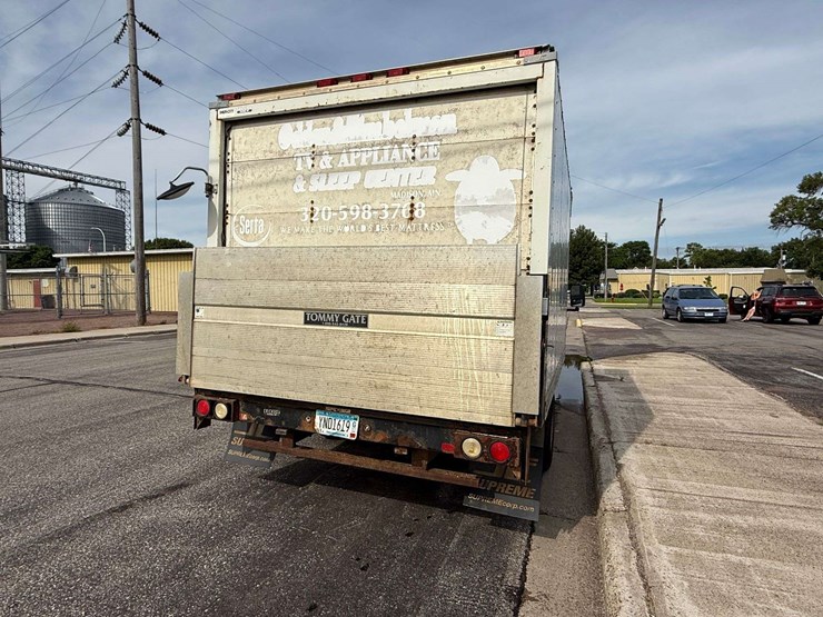 2009-chevrolet-express-3500-image-13
