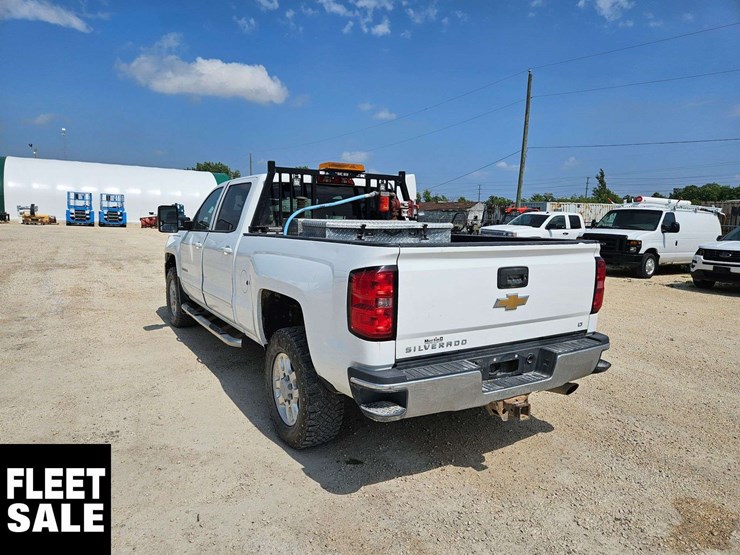 2015-chevrolet-silverado-3500hd-image-3