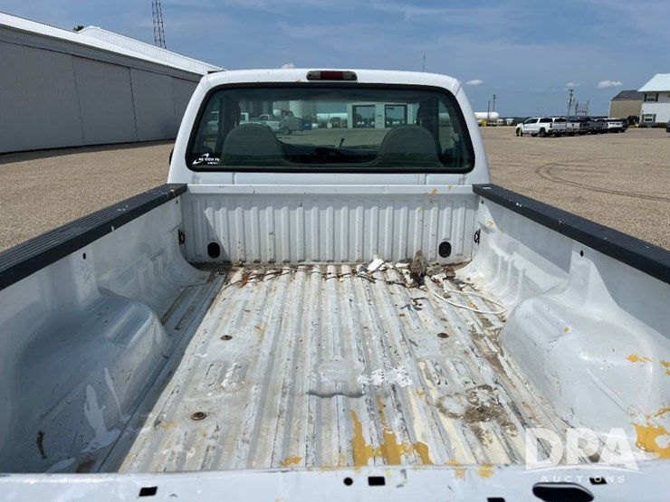2005-ford-f250-xl-image-37
