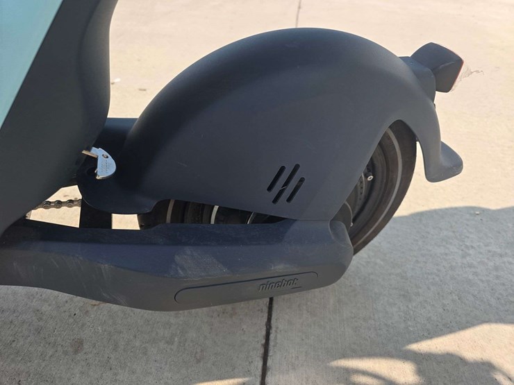 2021-segway-c80-electric-scooter,-750-watt,-20-mph-max,-pedals,-comes-with-a-charger,-*unknown-worki-image-11