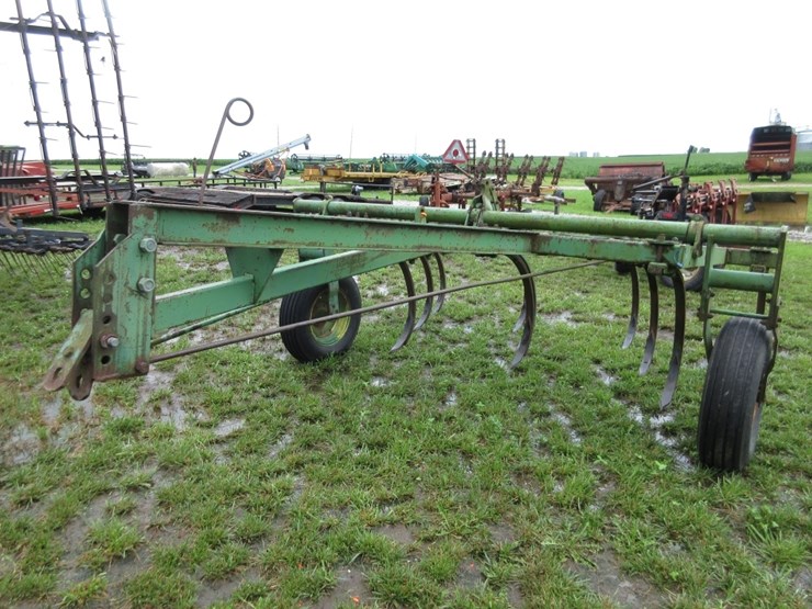 john-deere-10-image-1