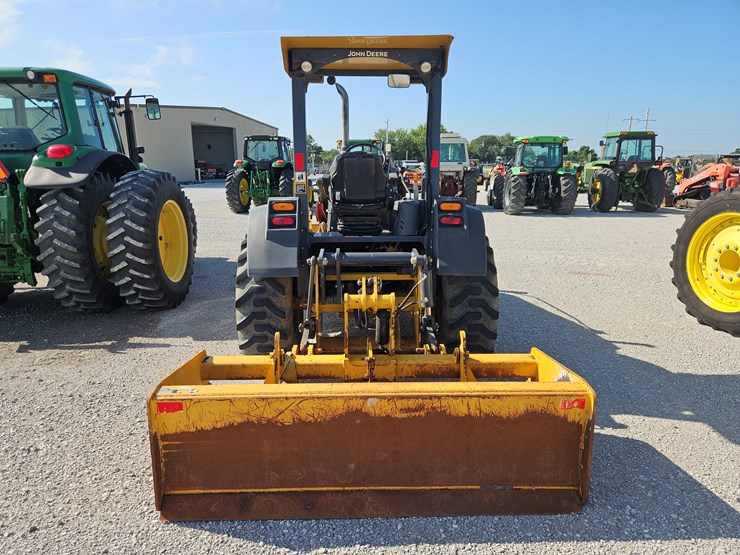 2018-deere-210l-image-17