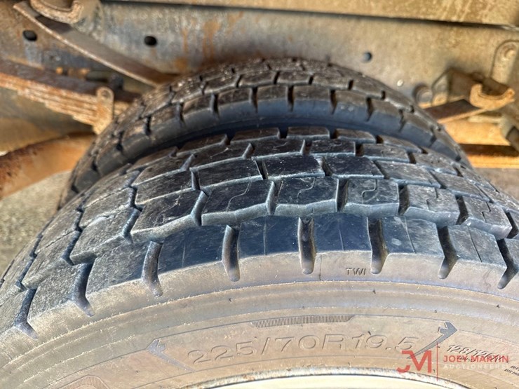 2017-ford-f550-xl-image-16