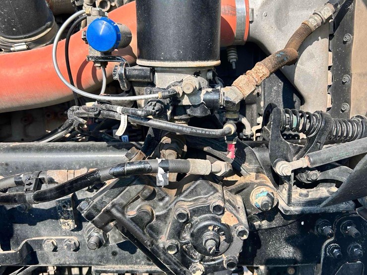 2022-western-star-tri-axle-dump-image-35