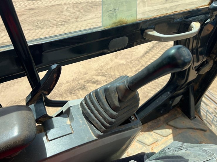 2016-caterpillar-336fl-image-43