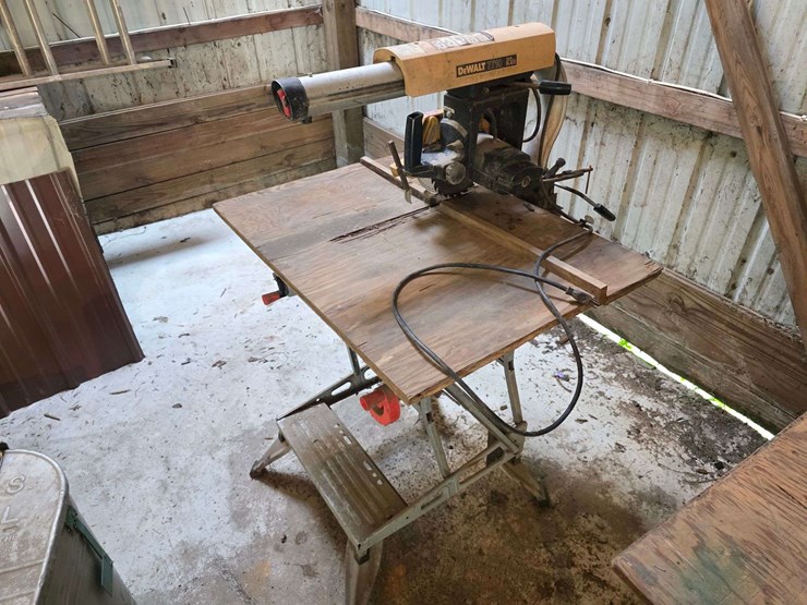 dewalt-7710,-205mm-blade-radial-arm-saw-image-1