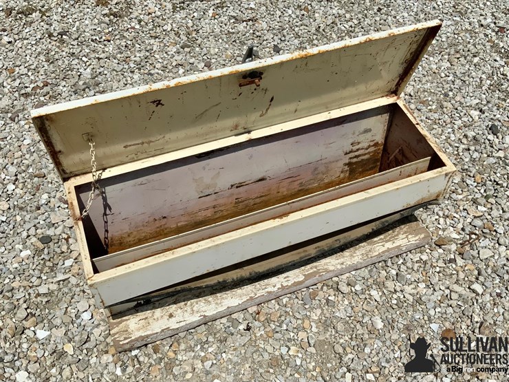 side-mount-truck-tool-box-image-9