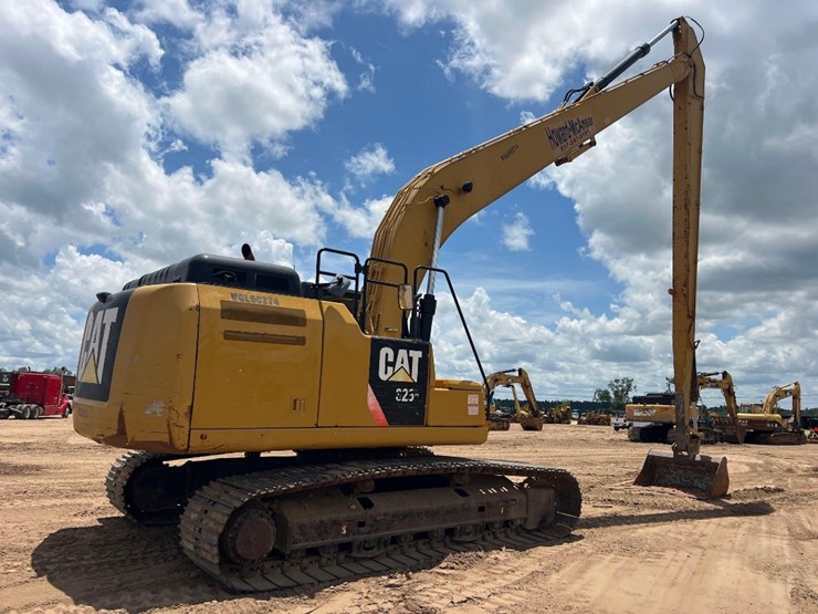 2015-caterpillar-326fl-image-4