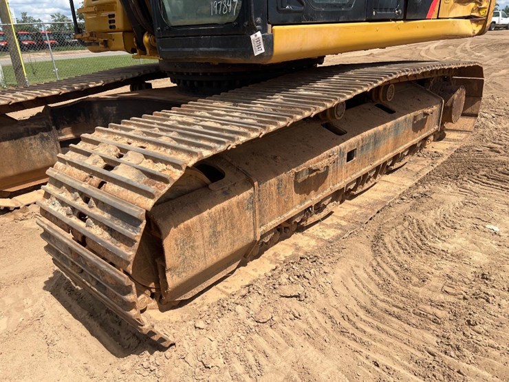 2016-caterpillar-336fl-image-8