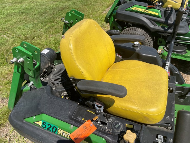 2022-john-deere-la-image-12
