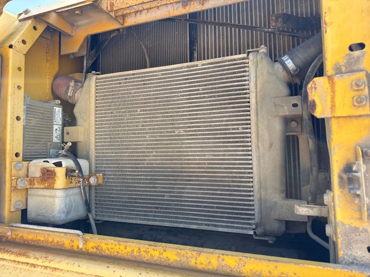 2005-komatsu-pc400-lc-7l-image-22