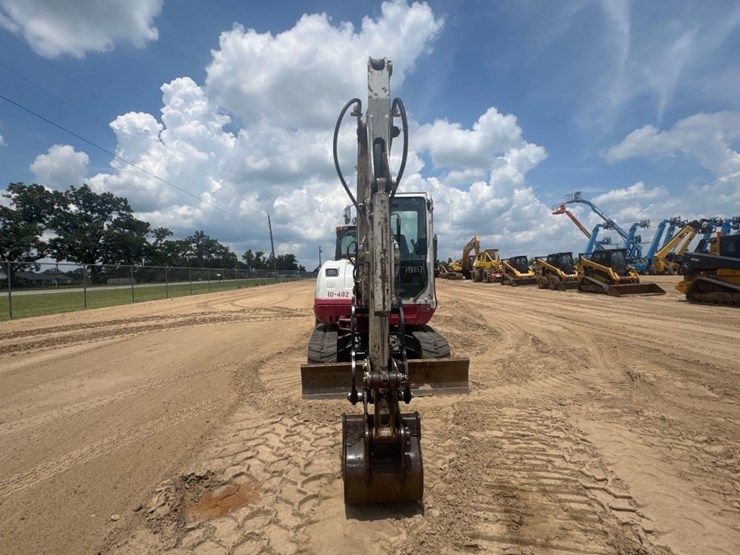 2018-takeuchi-tb240-image-3