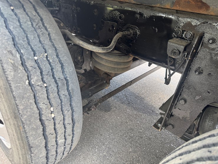 2018-western-star-4700sb-image-17