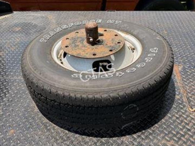 2012-chevrolet-3500-image-6