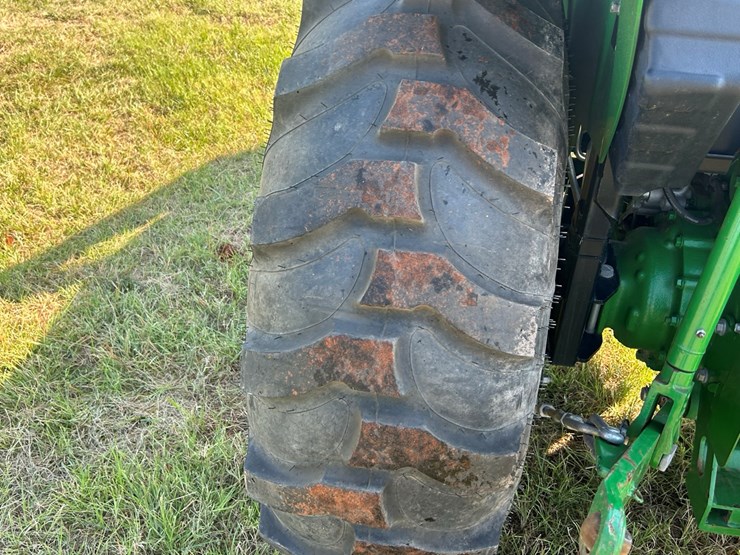2019-john-deere-4044m-image-8