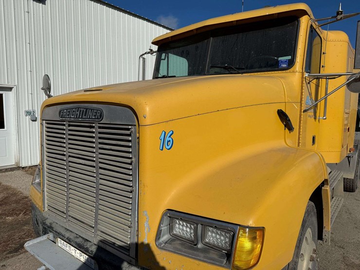 1993-freightliner-fld112-image-15