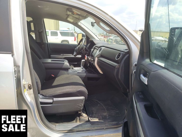 2017-toyota-tundra-image-15
