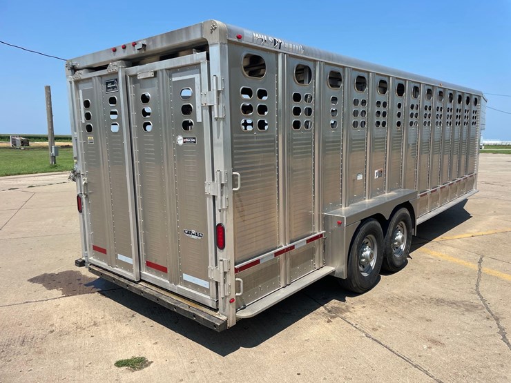 2014-wilson-livestock-trailer-image-3