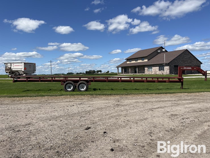 red-rhino-40'-gooseneck-hay-trailer-image-4