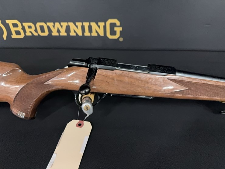 browning-a-bolt-medallion-rifle-image-3