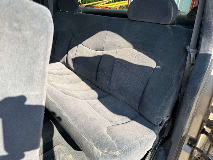 2000-chevrolet-1500-image-14